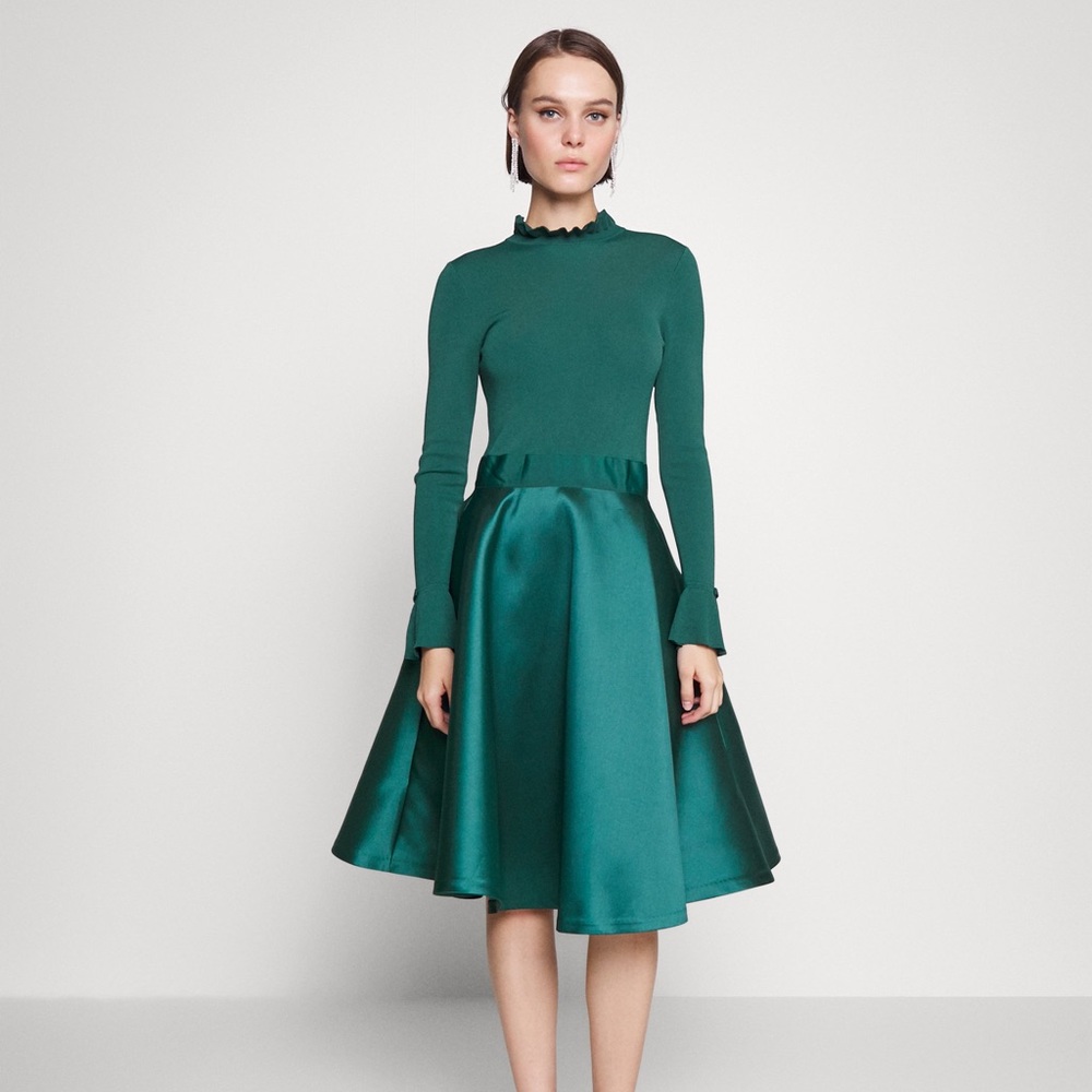 Ted Baker Zadi
Knitted Frill Full Skirt Dress